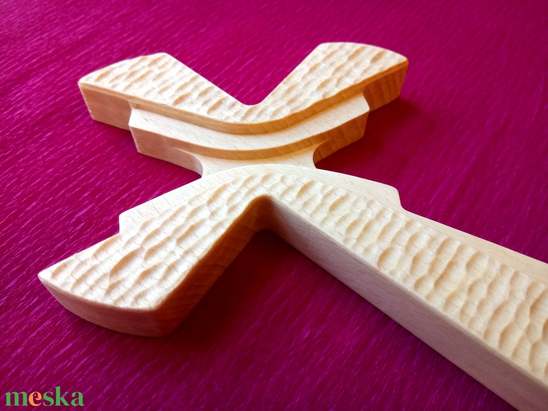 Modern fali kereszt, faragott fából készült feszület - otthon & életmód - vallás - kereszt - Meska.hu