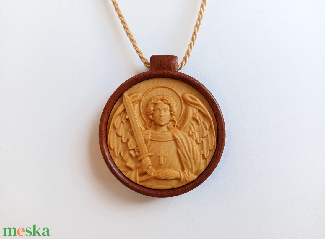 Szent Mihály Arkangyal fából készült medál, zsinórnyaklánc, függő - otthon & életmód - vallás - lánc & füzér - Meska.hu Szent Mihály Arkangyal fából készült medál, zsinórnyaklánc, függő - otthon & életmód - vallás - lánc & füzér - Meska.hu