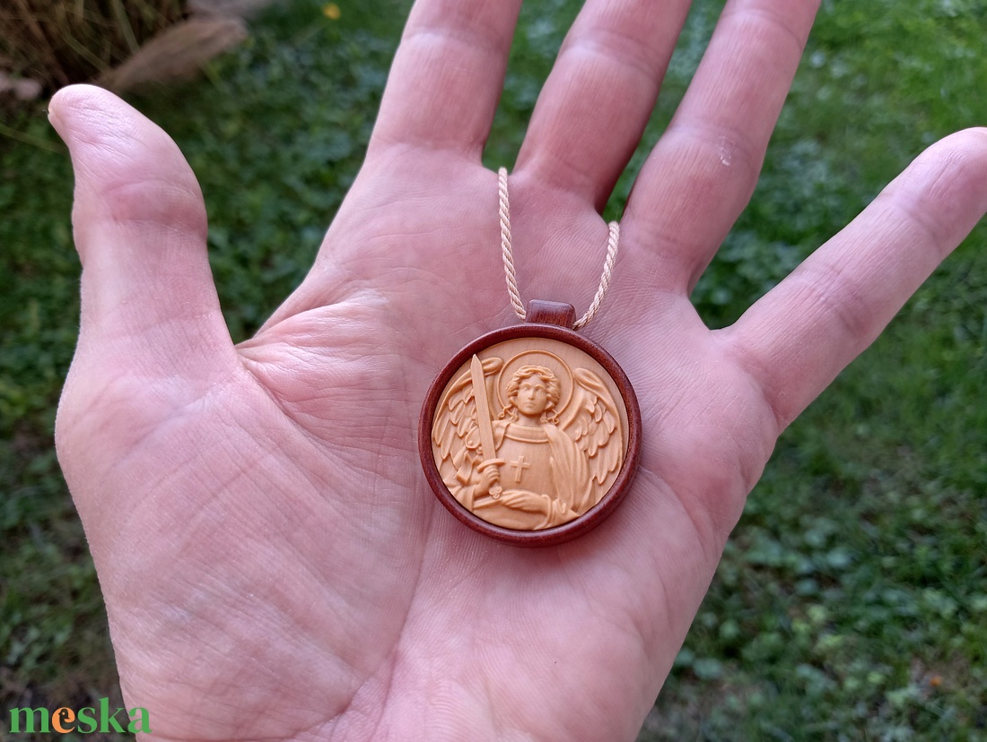 Szent Mihály Arkangyal fából készült medál, zsinórnyaklánc, függő - otthon & életmód - vallás - lánc & füzér - Meska.hu Szent Mihály Arkangyal fából készült medál, zsinórnyaklánc, függő - otthon & életmód - vallás - lánc & füzér - Meska.hu