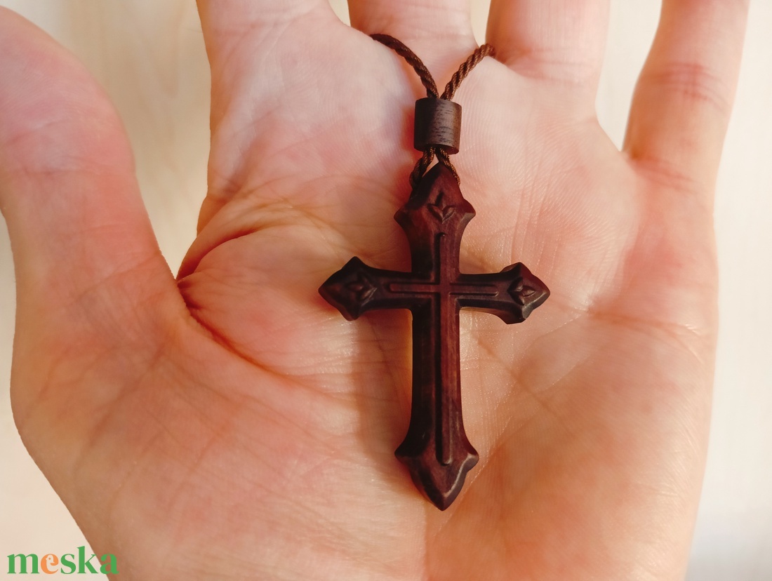 Kereszt - feszület medálos zsinórnyaklánc - otthon & életmód - vallás - kereszt - Meska.hu