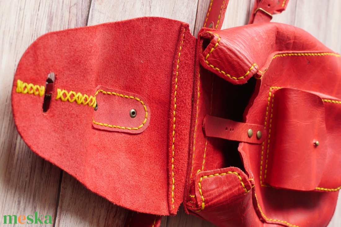 Piros bőr városi hátizsák  - táska & tok - hátizsák - hátizsák - Meska.hu
