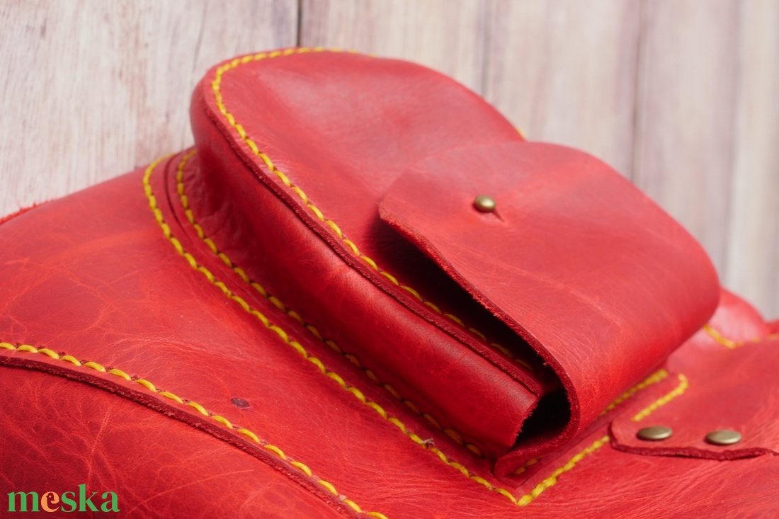 Piros bőr városi hátizsák  - táska & tok - hátizsák - hátizsák - Meska.hu