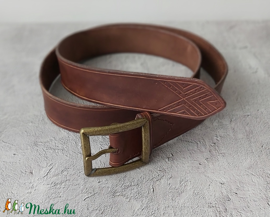 Barna férfi öv antikolt csattal, geometrikus díszítéssel - ruha & divat - öv & övcsat - öv - Meska.hu