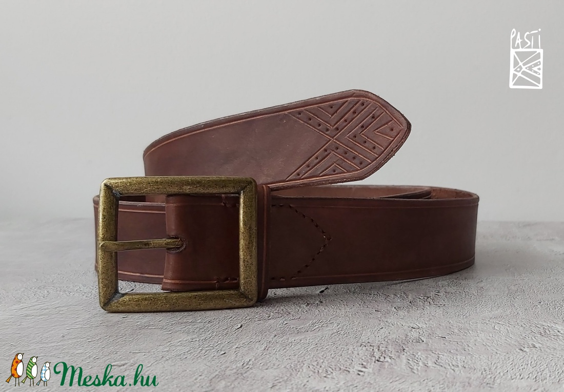 Barna férfi öv antikolt csattal, geometrikus díszítéssel - ruha & divat - öv & övcsat - öv - Meska.hu