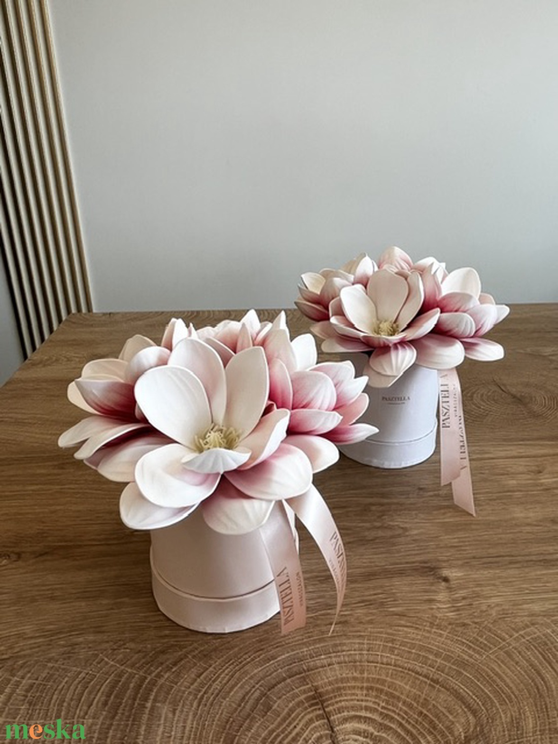 Magnólia virágdoboz - barack dobozban ( kicsi ) - otthon & életmód - virágdekoráció - virágok - virágbox - Meska.hu