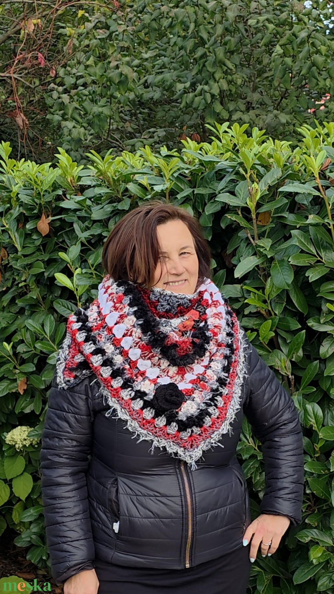 Tűzmesék - egyedi, kézzel horgolt kendő, rózsával - ruha & divat - sál, sapka, kendő - kendő - Meska.hu Tűzmesék - egyedi, kézzel horgolt kendő, rózsával - ruha & divat - sál, sapka, kendő - kendő - Meska.hu