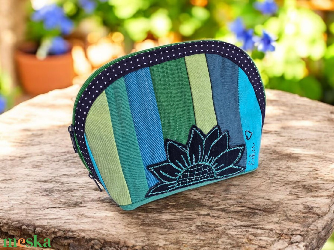 Kék-zöld csíkos neszi  - táska & tok - neszesszer - Meska.hu