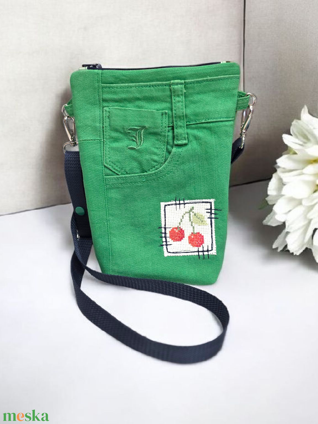 Zsebtáska nadrágzsebekből cseresznyés - táska & tok - neszesszer - Meska.hu