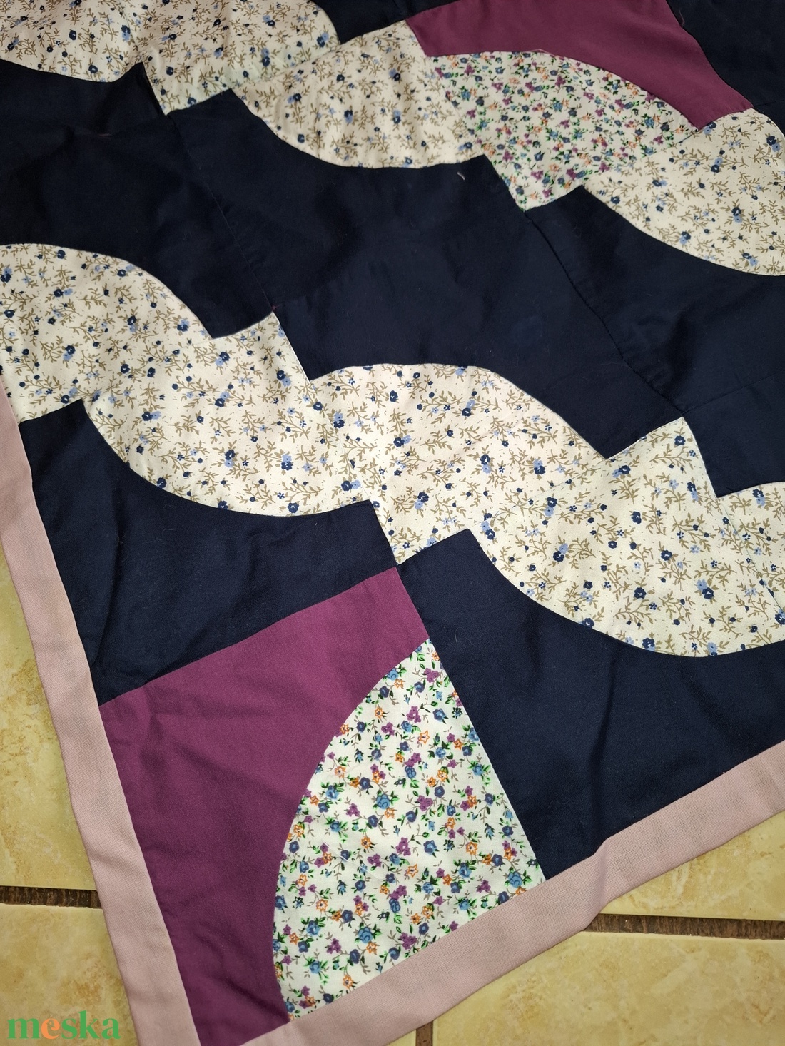 Patchwork terítő - otthon & életmód - dekoráció - asztal és polc dekoráció - horgolt & csipketerítő - Meska.hu