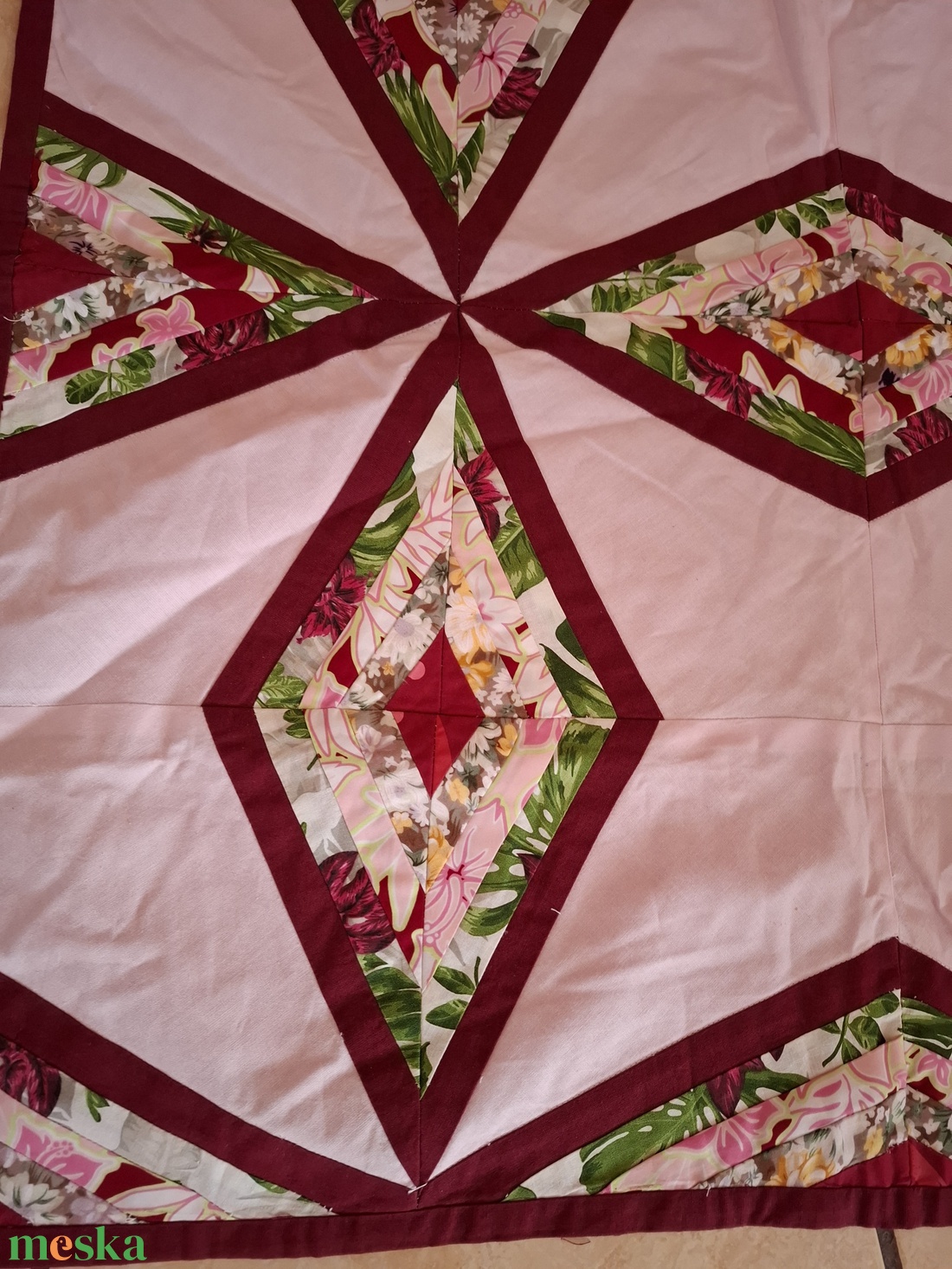 Új, patchwork terítő  - otthon & életmód - dekoráció - asztal és polc dekoráció - horgolt & csipketerítő - Meska.hu