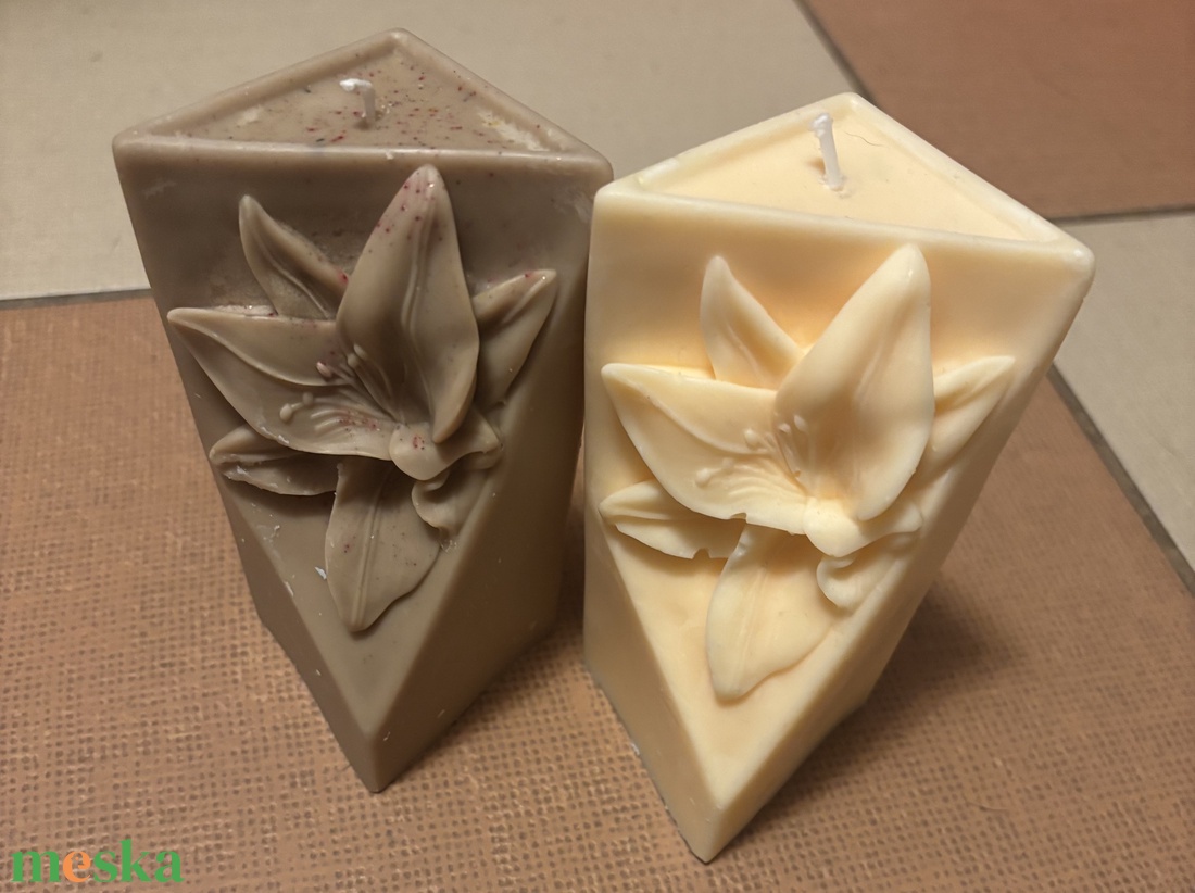 Geometrikus liliom gyertya - kellékek & szerszámok - dekorációs kellékek - dekorációs gyertya - Meska.hu