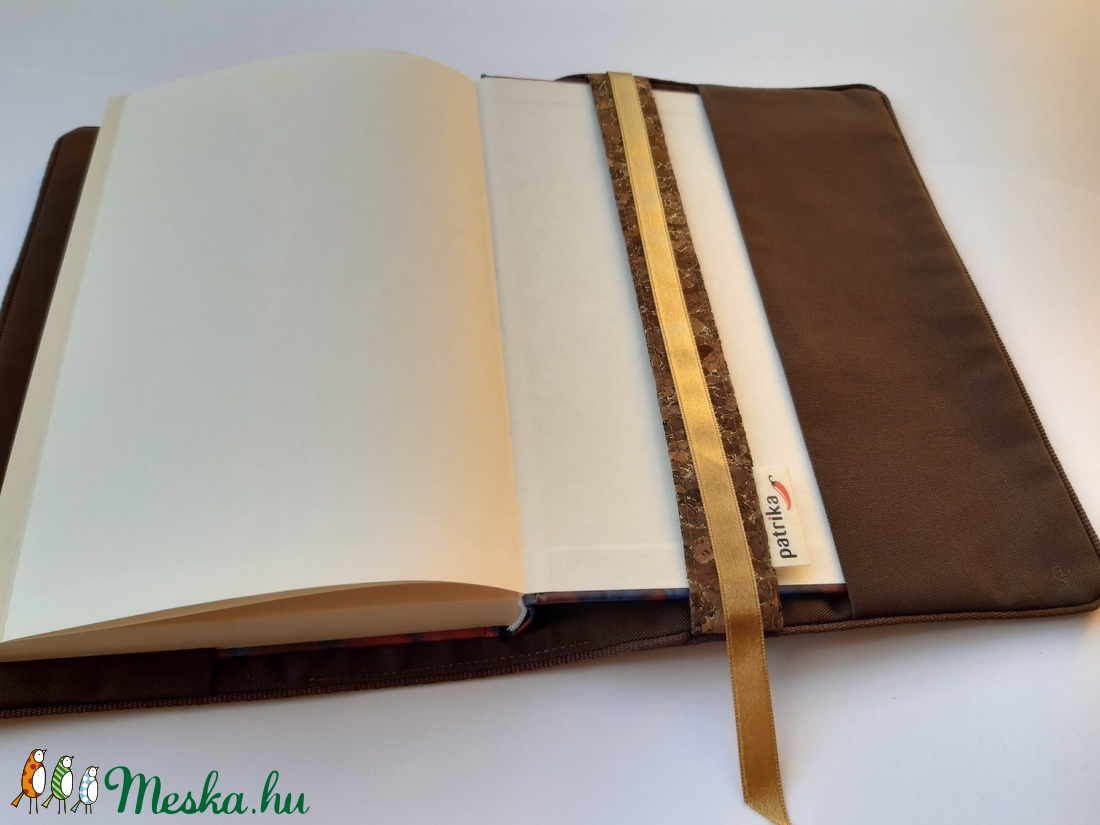 Könyvkabát -parafa textilből - otthon & életmód - papír, írószer - könyv- és füzetborító - Meska.hu