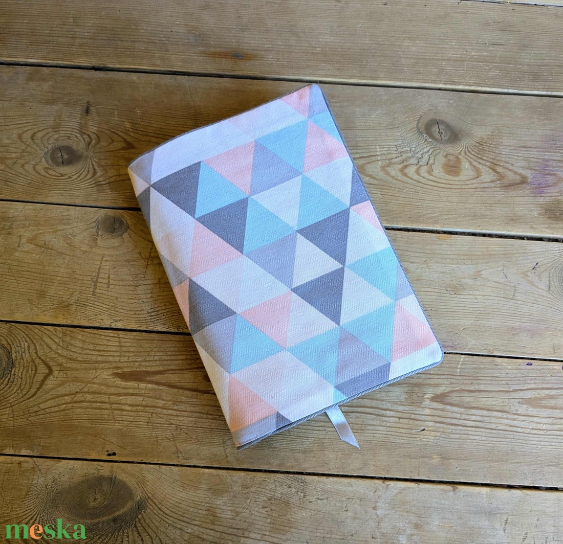 Könyvkabát - triangle / háromszöges, pasztel - otthon & életmód - papír, írószer - könyv- és füzetborító - Meska.hu