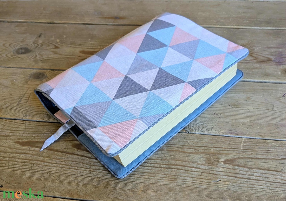 Könyvkabát - triangle / háromszöges, pasztel - otthon & életmód - papír, írószer - könyv- és füzetborító - Meska.hu
