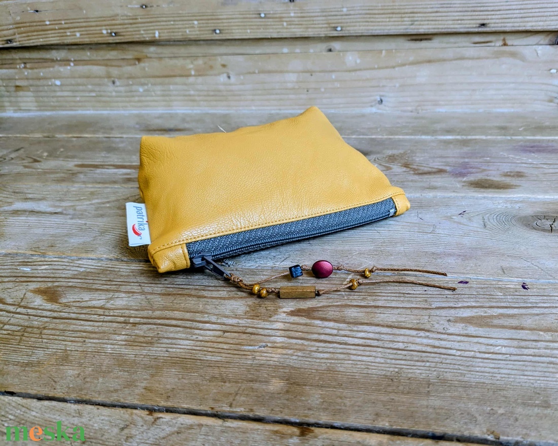 Mustársárga műbőr neszesszer, gyöngydísszel (kicsi) - táska & tok - neszesszer - Meska.hu