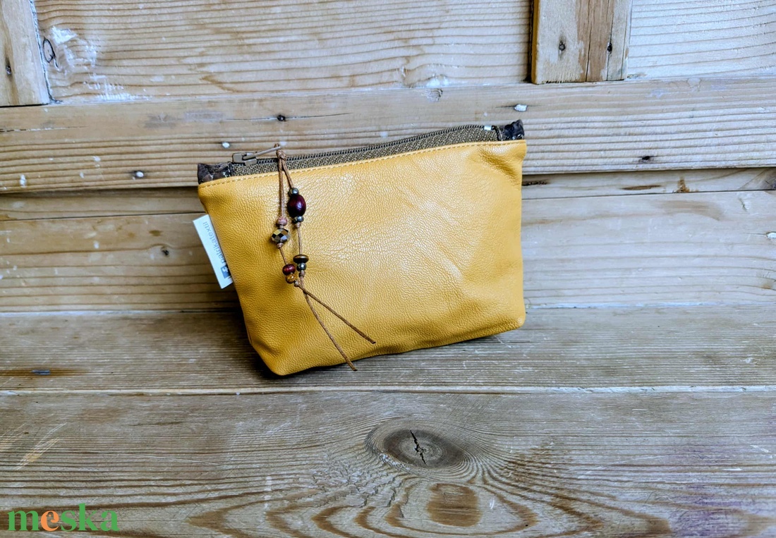 Mustársárga műbőr neszesszer, gyöngydísszel (kicsi) - táska & tok - neszesszer - Meska.hu