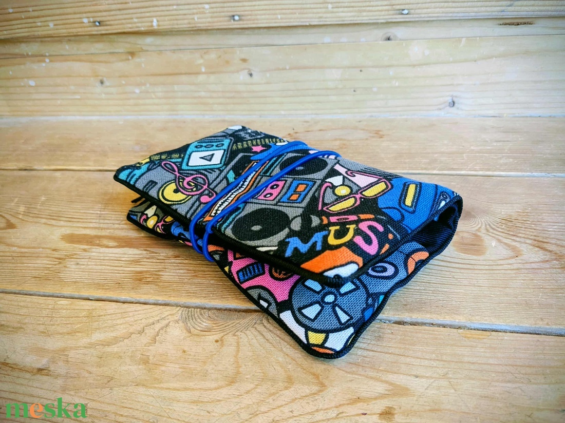 Dohánytasak - zene témában (gitár, magnó, lemezjátszó) - táska & tok - pénztárca & más tok - dohánytasak & szütyő - Meska.hu