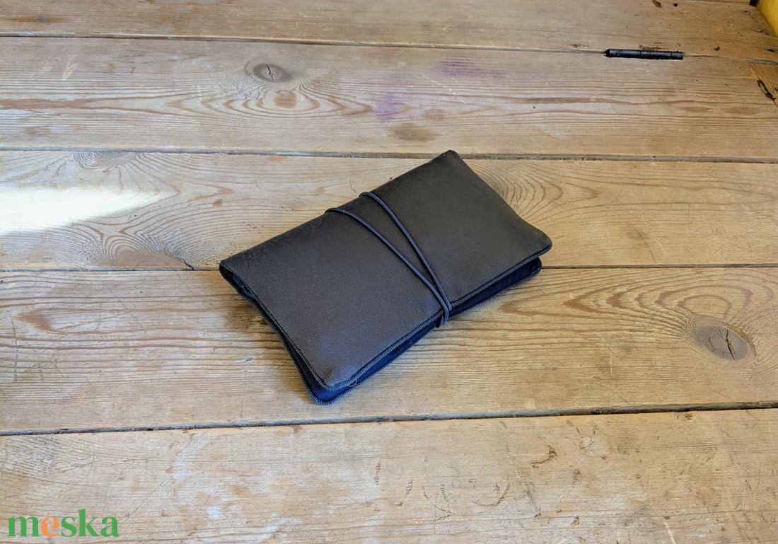 Dohánytasak - barna, belül kékkel kombinálva - táska & tok - pénztárca & más tok - dohánytasak & szütyő - Meska.hu