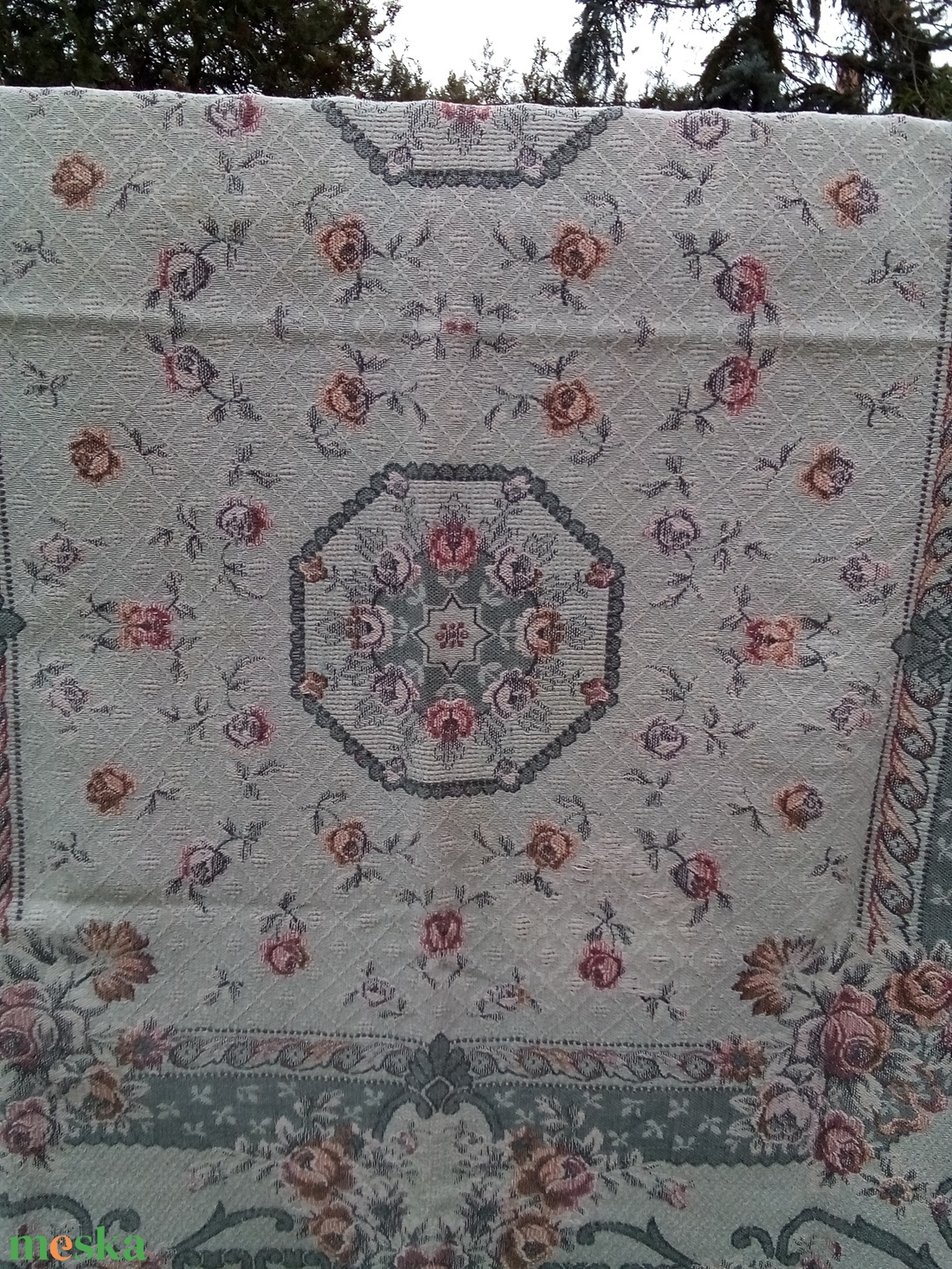 Gobelin jellegű, virágos terítő ágyra, asztalra vagy akár falra - otthon & életmód - lakástextil - ágytakaró - Meska.hu