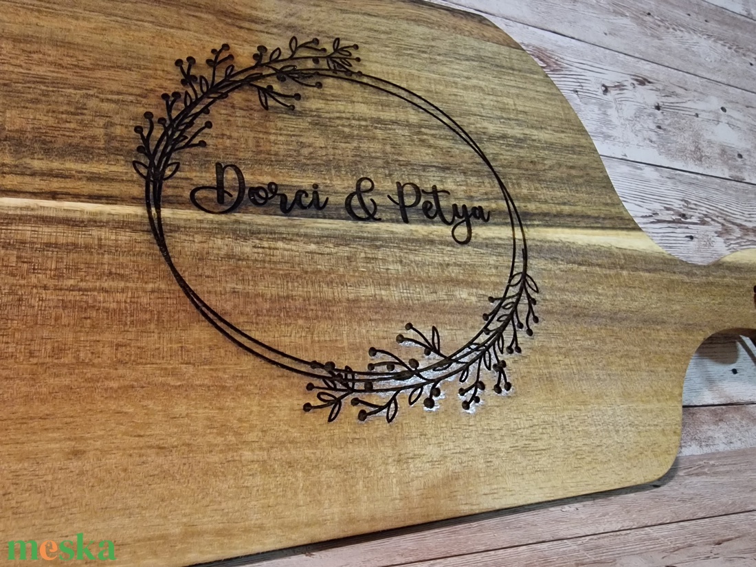 Gravírozott vágódeszka, névre szóló ajándék, ingyenes szállítással - otthon & életmód - konyhafelszerelés, tálalás - sütés, főzés - vágódeszka - Meska.hu
