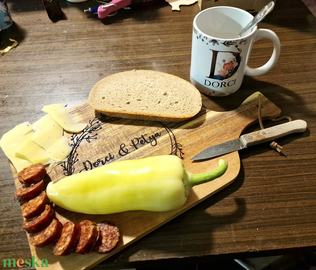 Gravírozott vágódeszka, névre szóló ajándék, ingyenes szállítással - otthon & életmód - konyhafelszerelés, tálalás - sütés, főzés - vágódeszka - Meska.hu