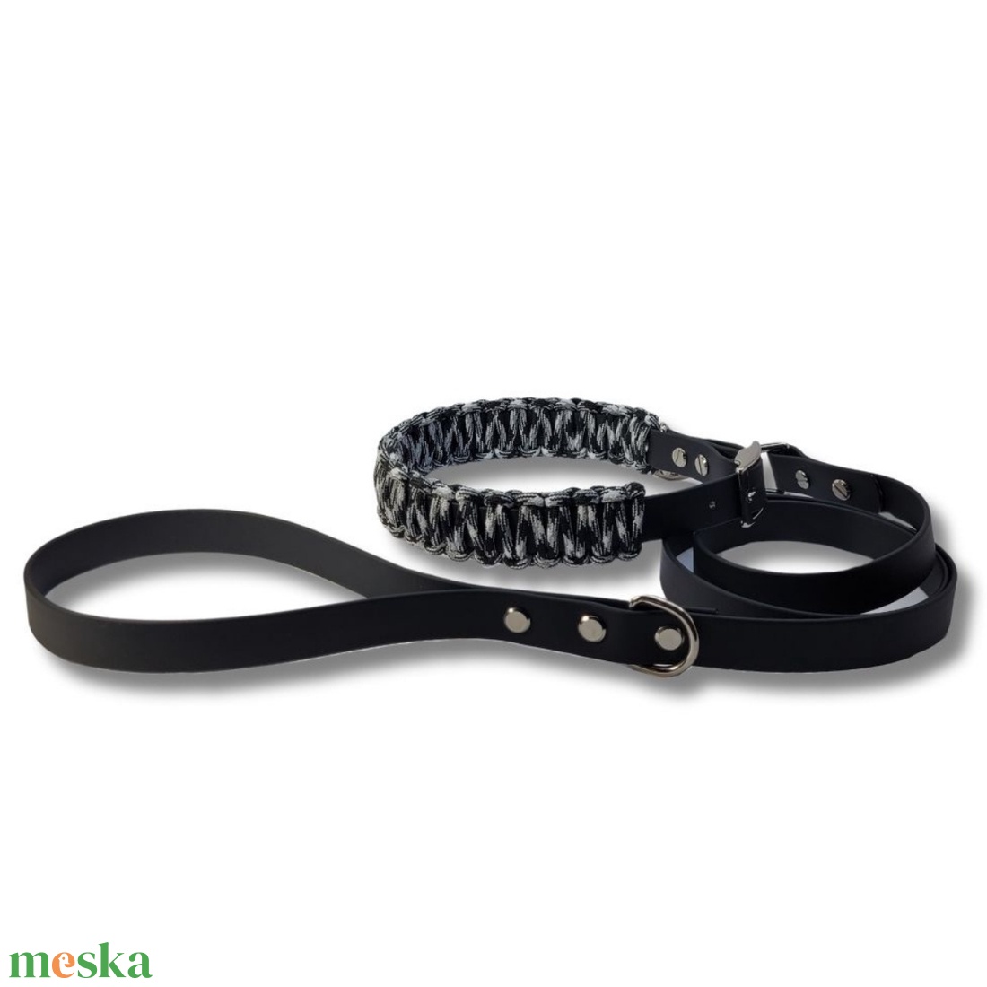 Nyakörv szett- Fekete-fehér camo paracord fonással  - otthon & életmód - kisállatoknak - kutyáknak - kutya nyakörv, póráz szett - Meska.hu