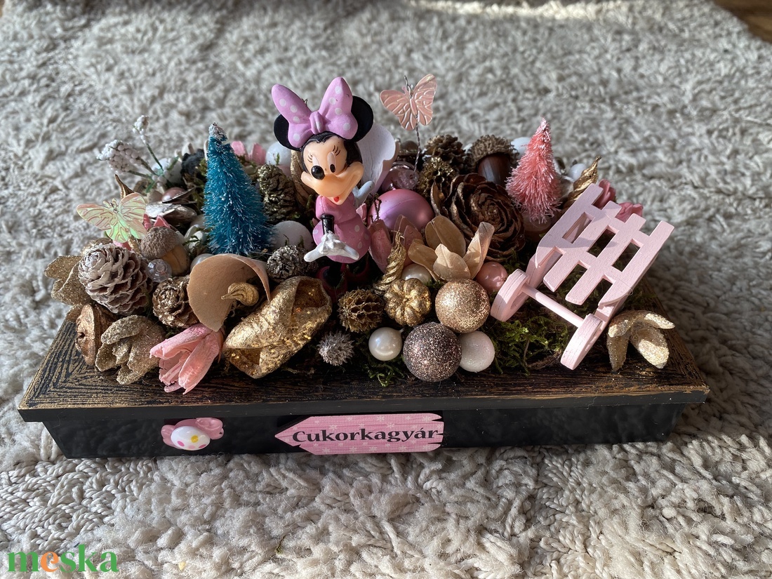 Disney Minnie Egér karácsonyi asztal disz  - karácsony - karácsonyi lakásdekoráció - karácsonyfadíszek - Meska.hu
