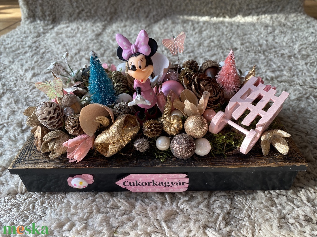 Disney Minnie Egér karácsonyi asztal disz  - karácsony - karácsonyi lakásdekoráció - karácsonyfadíszek - Meska.hu