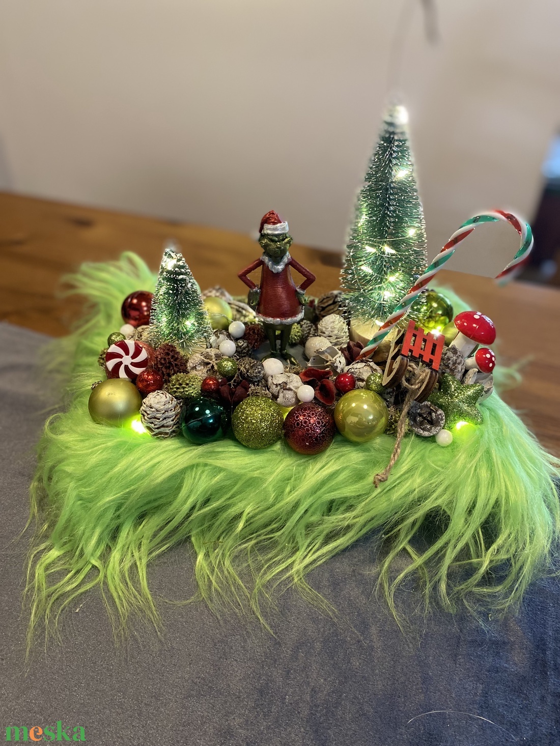 Grincs karácsonyi asztal disz  - karácsony - karácsonyi lakásdekoráció - karácsonyi lakásdíszek - Meska.hu