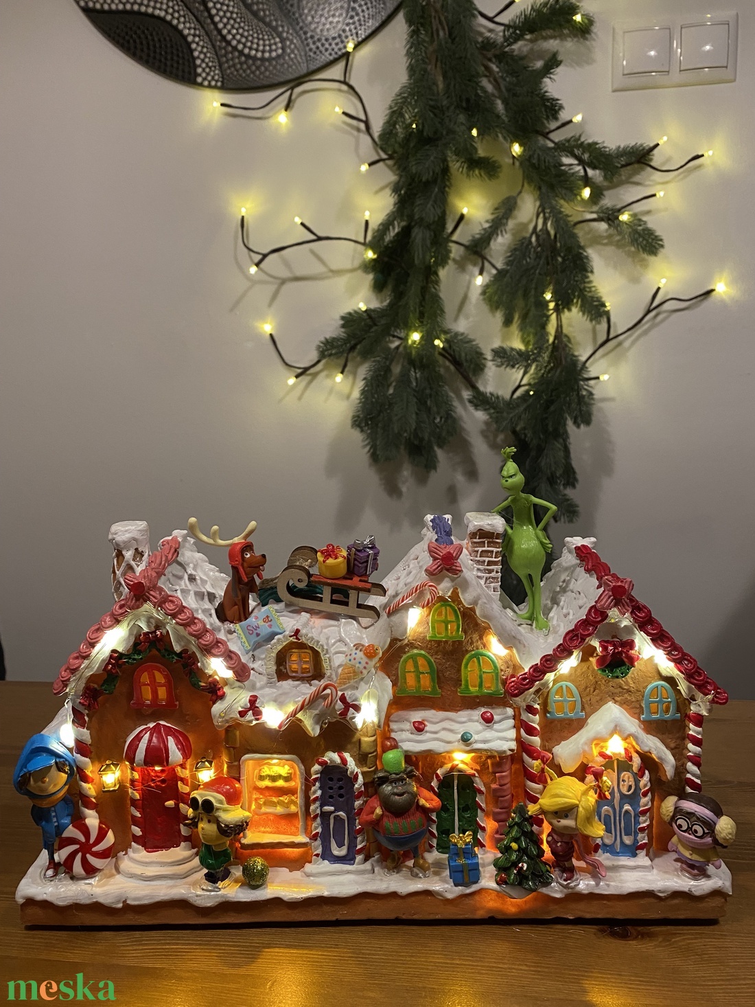   Grincs karácsonyi   asztal disz  - karácsony - karácsonyi lakásdekoráció - karácsonyi falu, házikó - Meska.hu