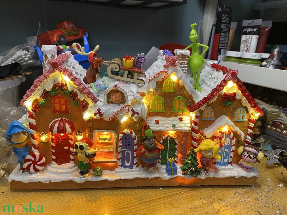   Grincs karácsonyi   asztal disz  - karácsony - karácsonyi lakásdekoráció - karácsonyi falu, házikó - Meska.hu