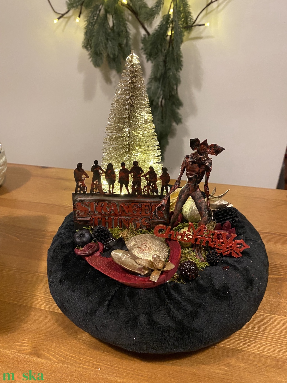 Stranger Things  asztal disz  - karácsony - adventi díszek - adventi asztaldísz - Meska.hu
