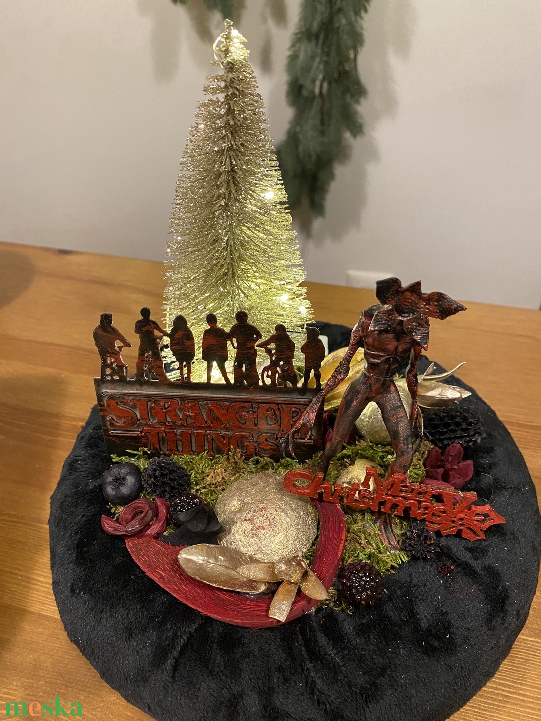 Stranger Things  asztal disz  - karácsony - adventi díszek - adventi asztaldísz - Meska.hu