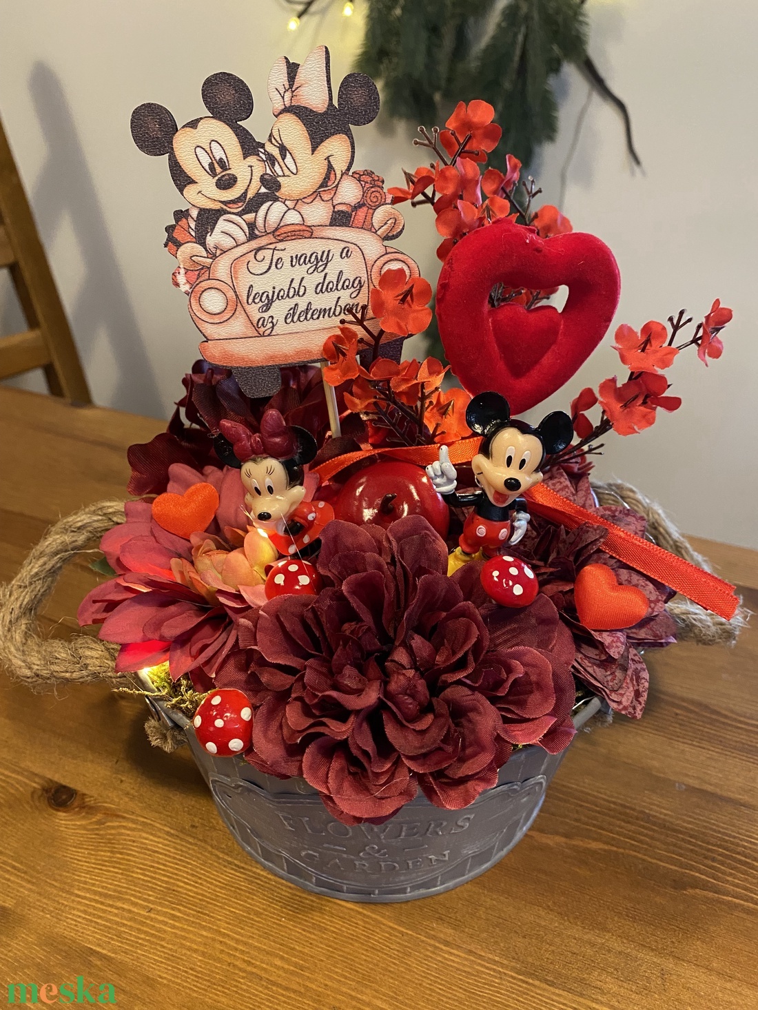 Valentin Disney Mickey és Minnie asztal  disz  - otthon & életmód - virágdekoráció - virágdíszek - asztali virágdísz - Meska.hu