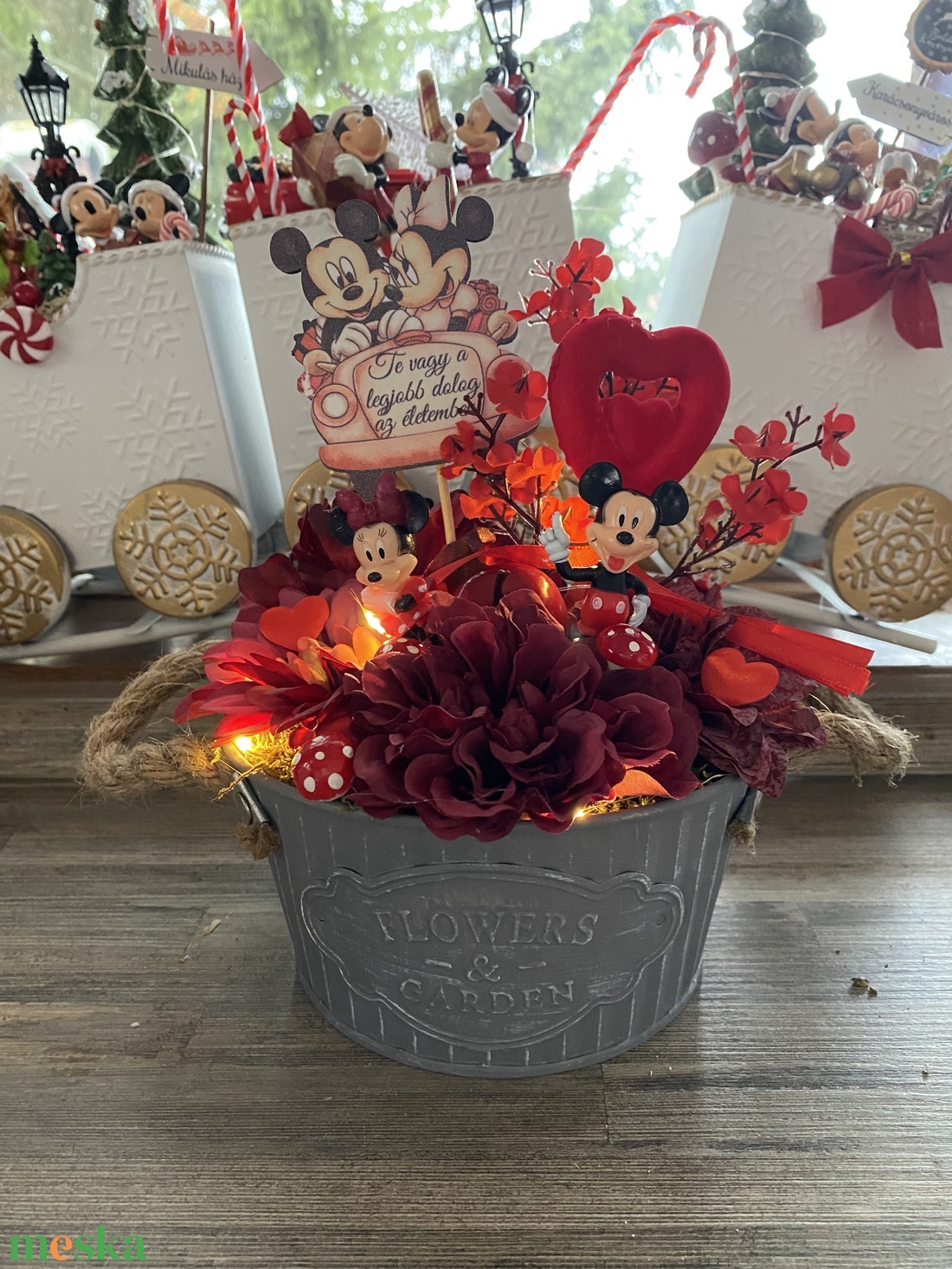Valentin Disney Mickey és Minnie asztal  disz  - otthon & életmód - virágdekoráció - virágdíszek - asztali virágdísz - Meska.hu