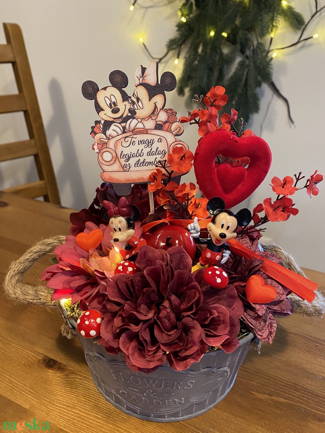 Valentin Disney Mickey és Minnie asztal  disz  - otthon & életmód - virágdekoráció - virágdíszek - asztali virágdísz - Meska.hu