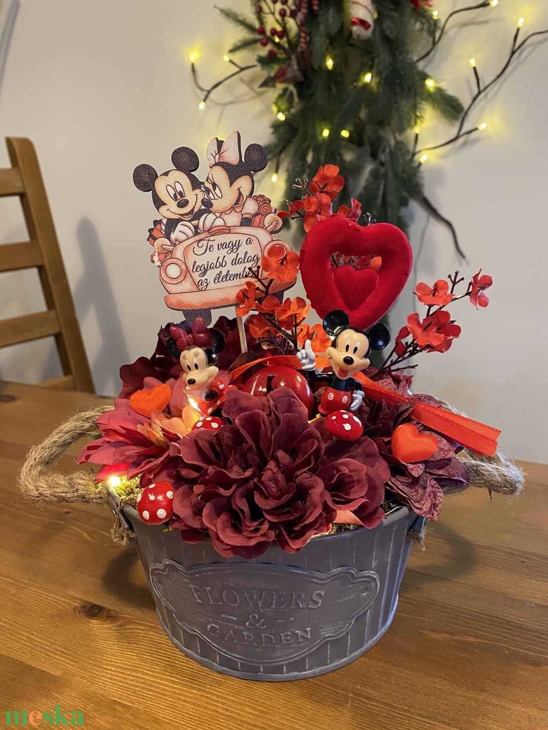 Valentin Disney Mickey és Minnie asztal  disz  - otthon & életmód - virágdekoráció - virágdíszek - asztali virágdísz - Meska.hu