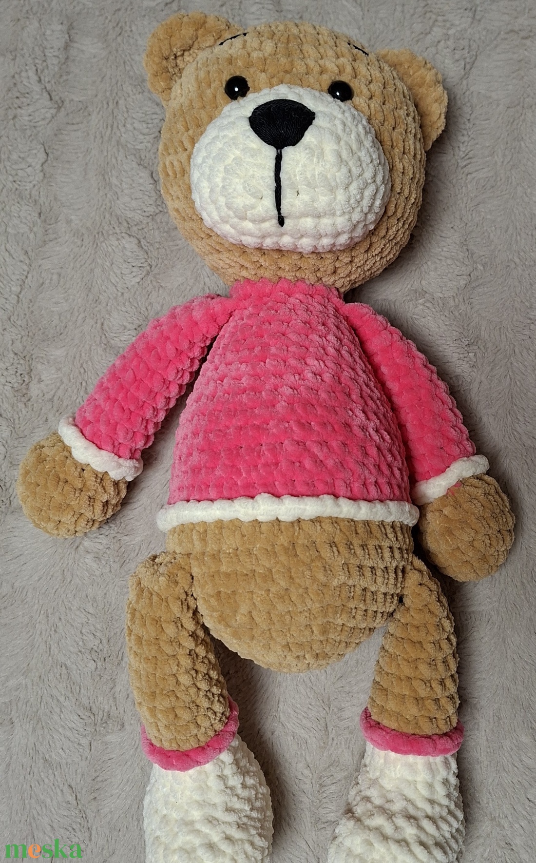 Horgolt plüss maci élénk pink felsőben - játék & sport - plüssállat & játékfigura - maci - Meska.hu