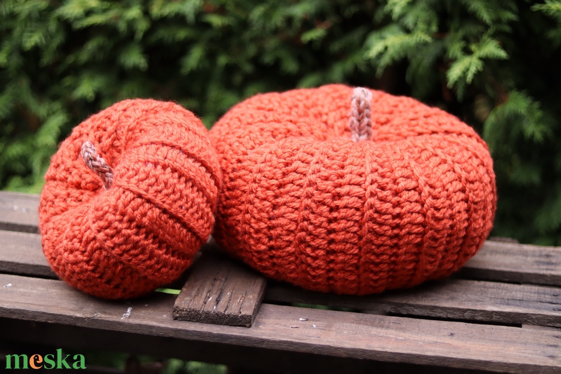 Kézzel horgolt óriástök, őszi dekoráció - otthon & életmód - dekoráció - halloween - halloweeni dekoráció - Meska.hu