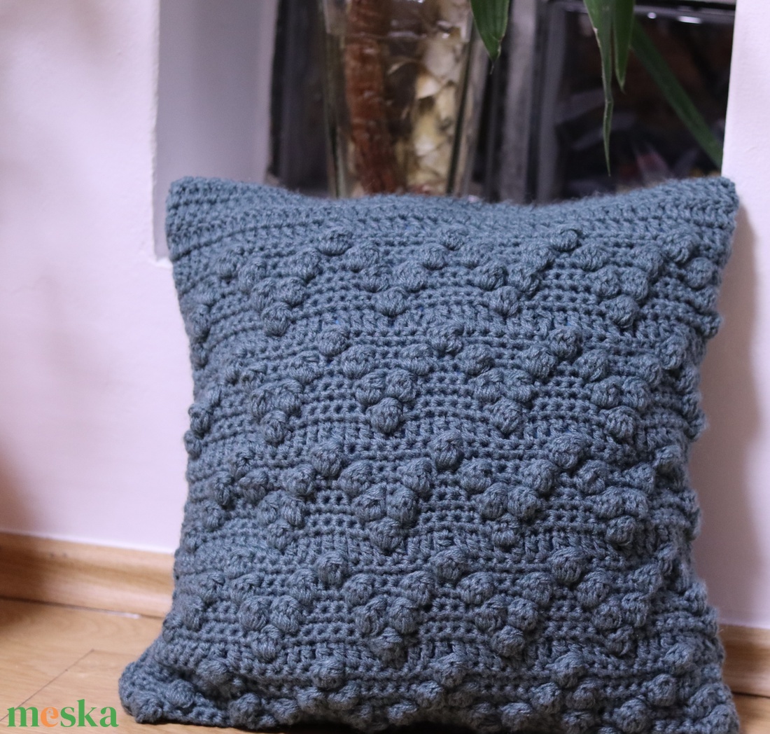 Buborék, bogyó mintás, horgolt párna 40x40cm - otthon & életmód - lakástextil - párna & párnahuzat - Meska.hu Buborék, bogyó mintás, horgolt párna 40x40cm - otthon & életmód - lakástextil - párna & párnahuzat - Meska.hu