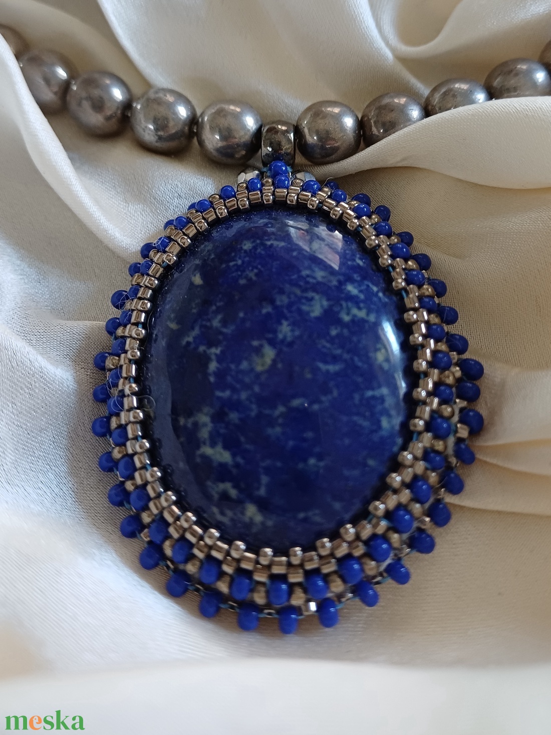 Királynők kékje - ékszer - nyaklánc - medálos nyaklánc - Meska.hu