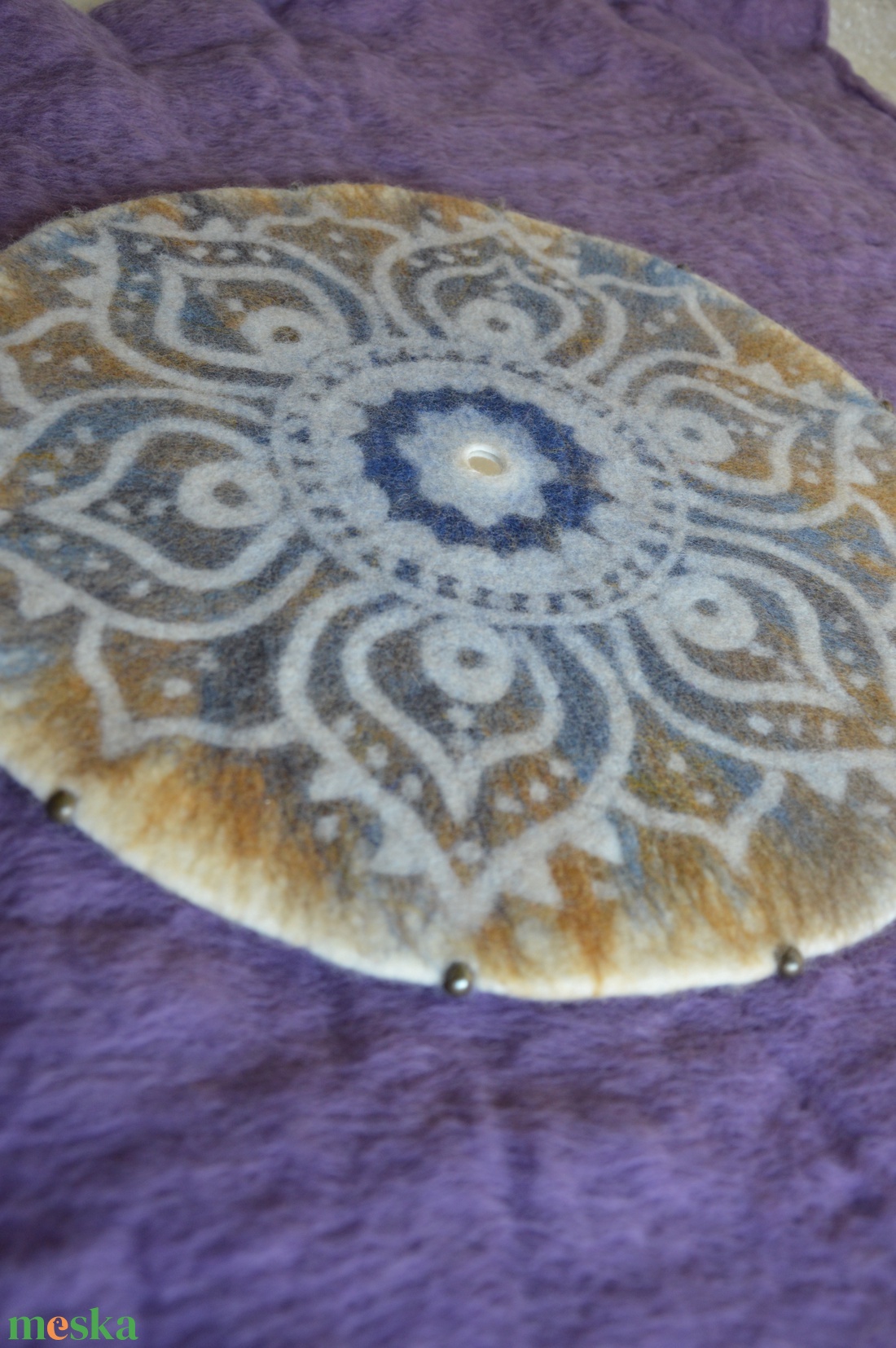 nemez kép tükörrel, selyemszálakkal, bronz gyöngyökkel - otthon & életmód - dekoráció - spiritualitás - mandala - Meska.hu nemez kép tükörrel, selyemszálakkal, bronz gyöngyökkel - otthon & életmód - dekoráció - spiritualitás - mandala - Meska.hu