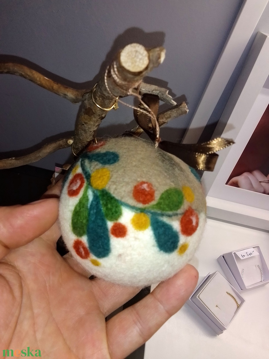 Nemezelt gyapjú karácsonyi gömb - karácsony - karácsonyi lakásdekoráció - karácsonyfadíszek - Meska.hu