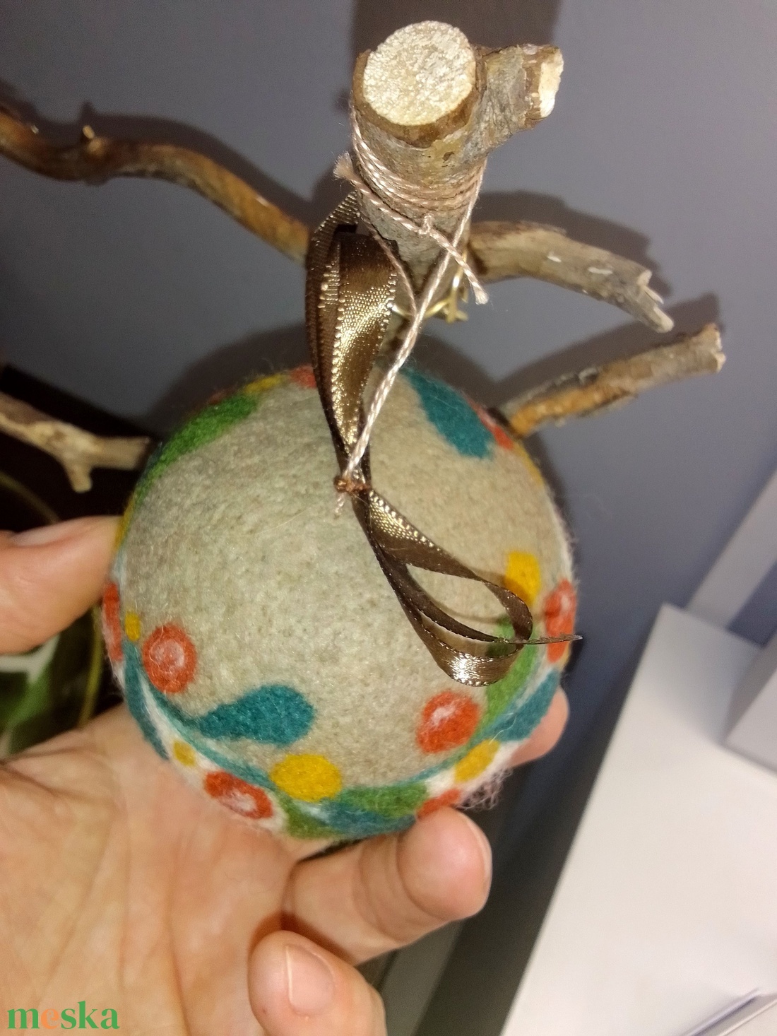 Nemezelt gyapjú karácsonyi gömb - karácsony - karácsonyi lakásdekoráció - karácsonyfadíszek - Meska.hu