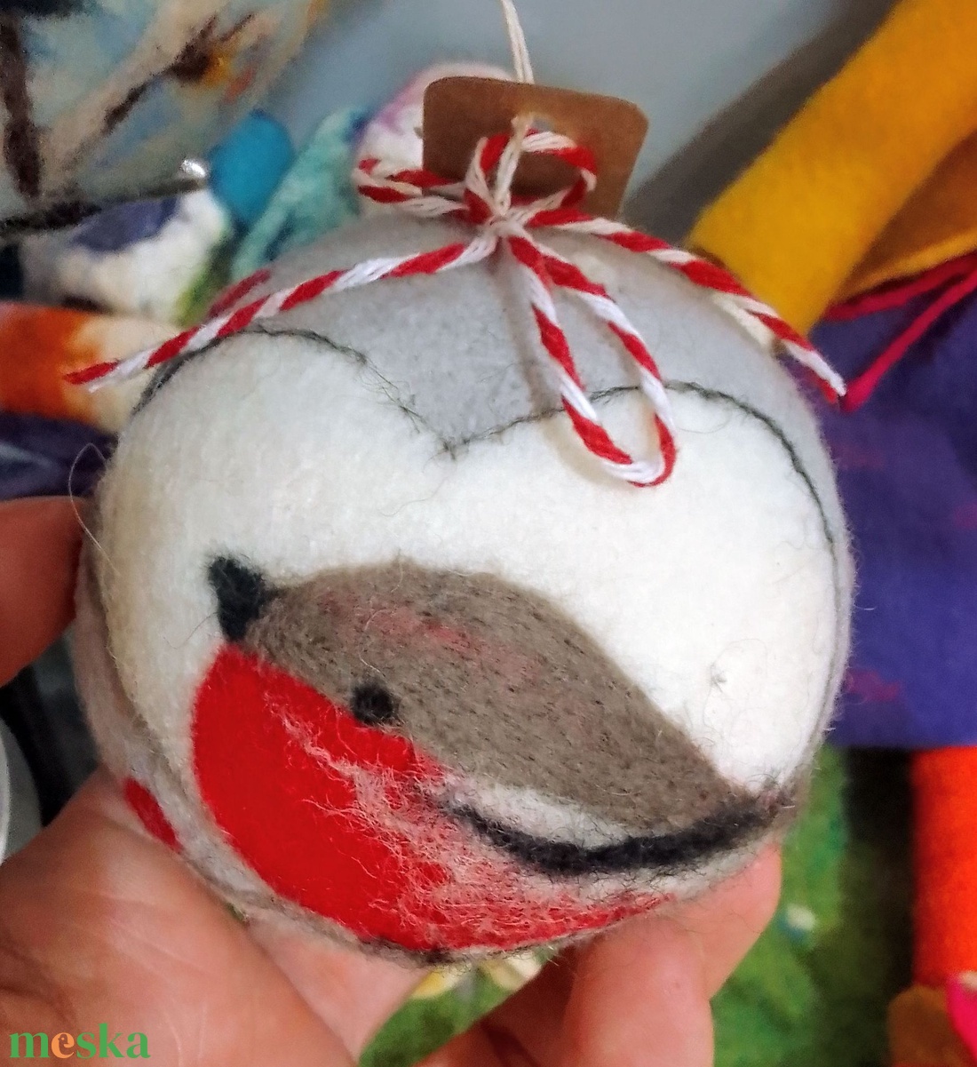 Nemezelt téli mad�rk�s gömb - karácsony - karácsonyi lakásdekoráció - karácsonyfadíszek - Meska.hu