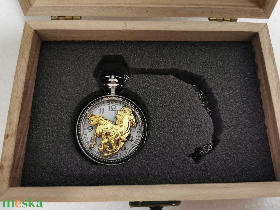 Lovas Zsebóra ajándék fa dobozban egyedi kézműves - ékszer - karóra és ékszeróra - zsebóra - Meska.hu