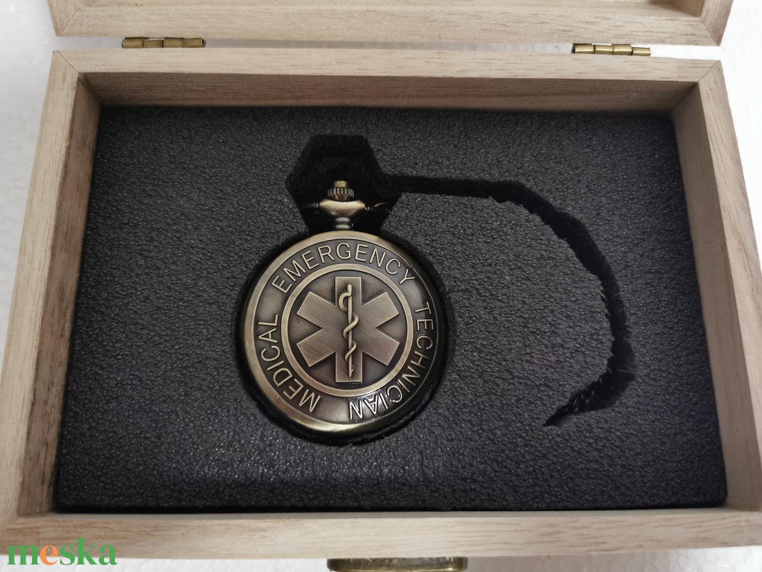 Mentős Zsebóra ajándék fa dobozban egyedi kézműves - ékszer - karóra és ékszeróra - zsebóra - Meska.hu