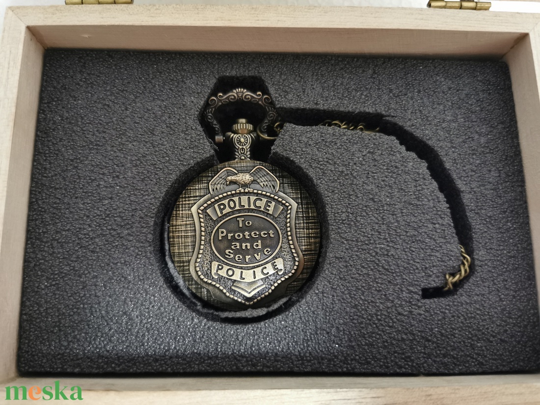 Rendőrös Zsebóra ajándék fa dobozban egyedi kézműves - ékszer - karóra és ékszeróra - zsebóra - Meska.hu