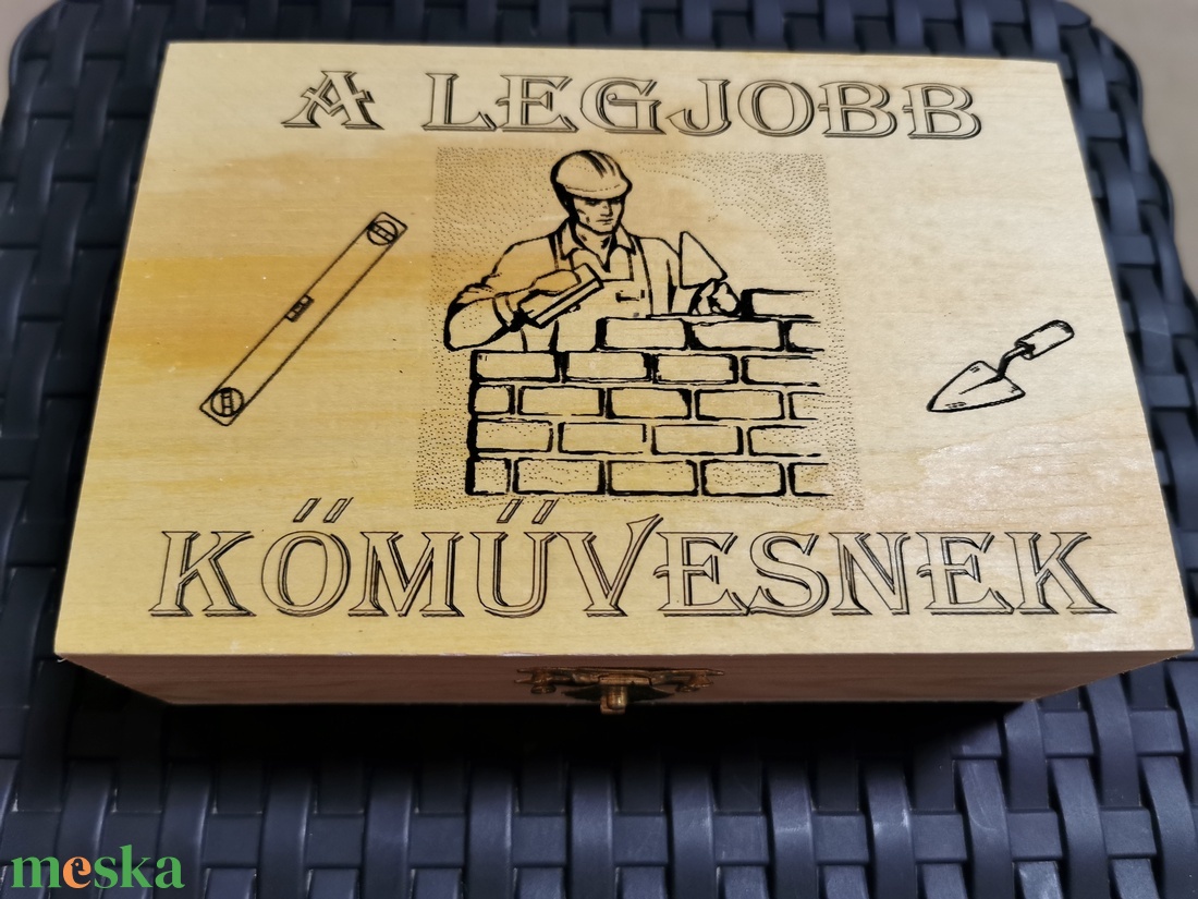 Kőműves Zsebóra ajándék fa dobozban egyedi kézműves - ékszer - karóra és ékszeróra - zsebóra - Meska.hu Kőműves Zsebóra ajándék fa dobozban egyedi kézműves - ékszer - karóra és ékszeróra - zsebóra - Meska.hu