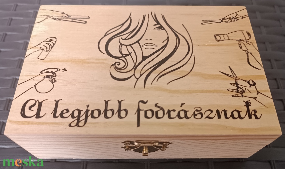 Fodrászos Zsebóra ajándék fa dobozban egyedi kézműves - ékszer - karóra és ékszeróra - zsebóra - Meska.hu Fodrászos Zsebóra ajándék fa dobozban egyedi kézműves - ékszer - karóra és ékszeróra - zsebóra - Meska.hu